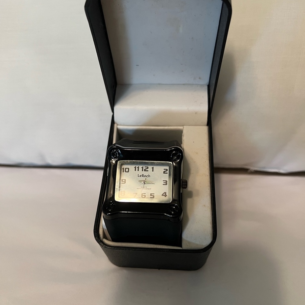 LeRoch men’s watch